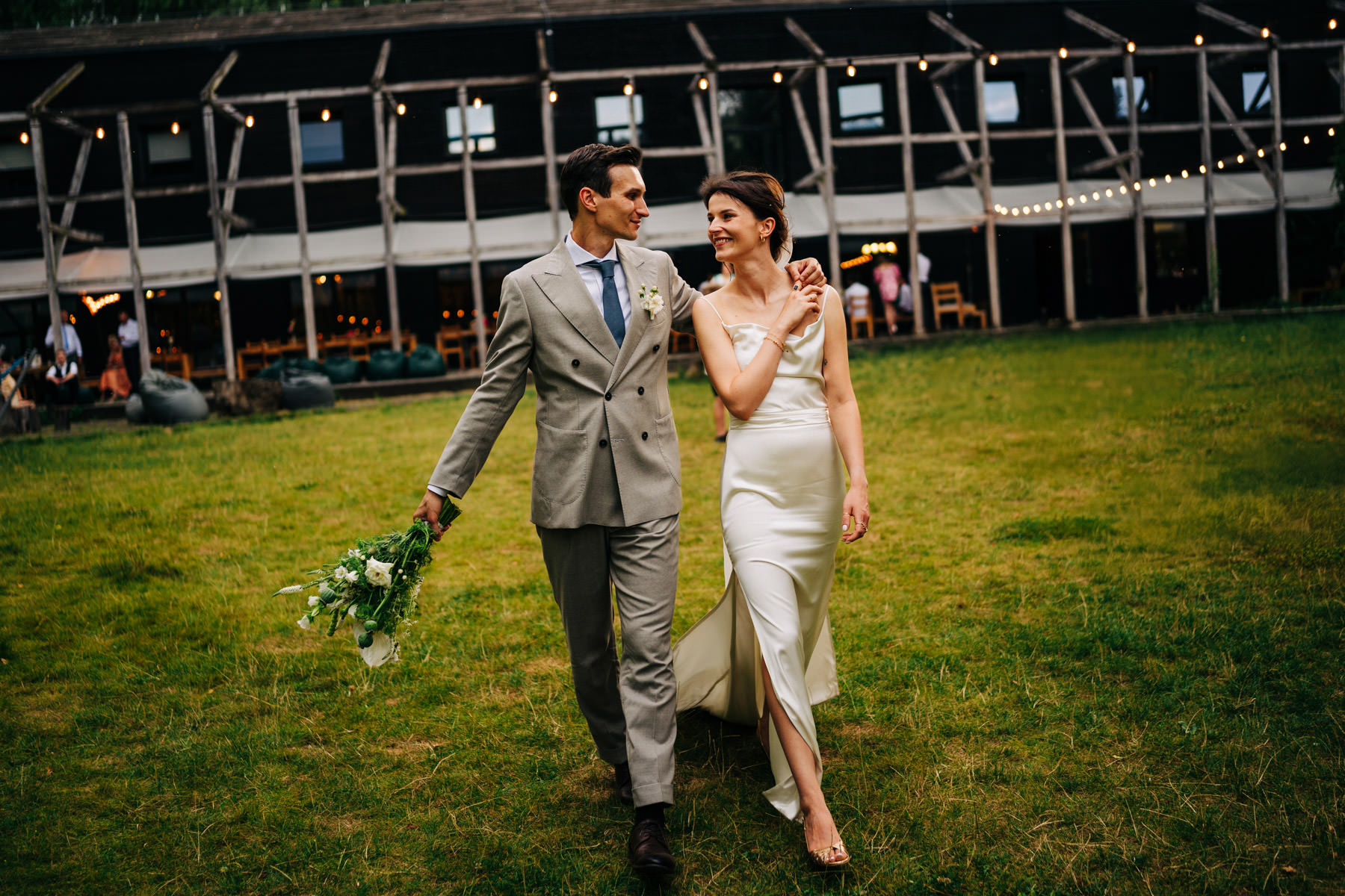 panna młoda i pan młody portret ślubny