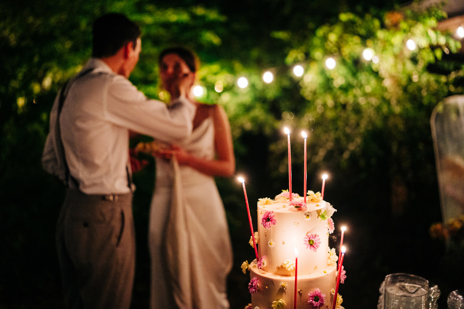 tort weselny na zewnątrz ślub plenerowy Oczyszczalnia naturaln